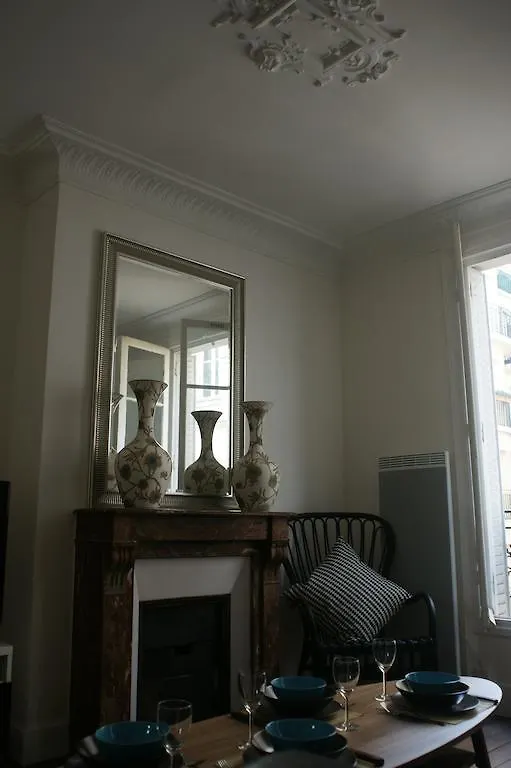 Apartment Orsel Paris